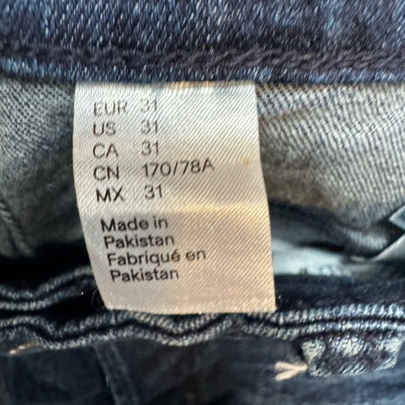H&M Divided jeans. Size 31 - Picture 3 of 4